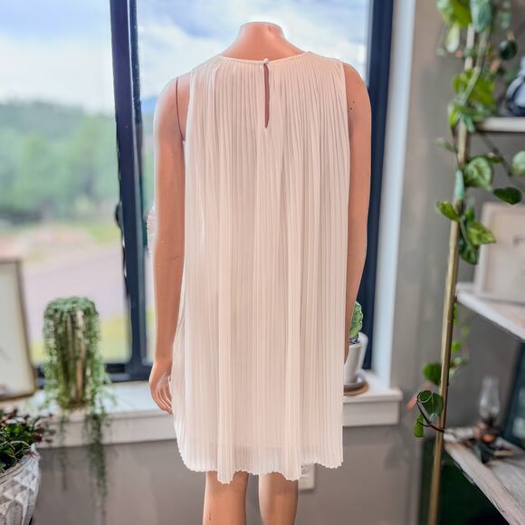 Banana Republic, White/"Snow Day" Pleated Sleeveless Mini Dress-Women’s X-Small - Picture 3 of 10